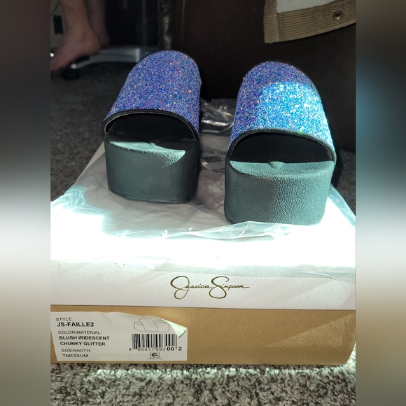 Jessica Simpson - Picture 3 of 5